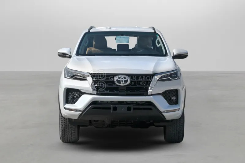 Toyota Fortuner 4X4 PART-TIME - SUV: foto 2 Toyota Fortuner 4X4 PART-TIME - SUV: foto 2