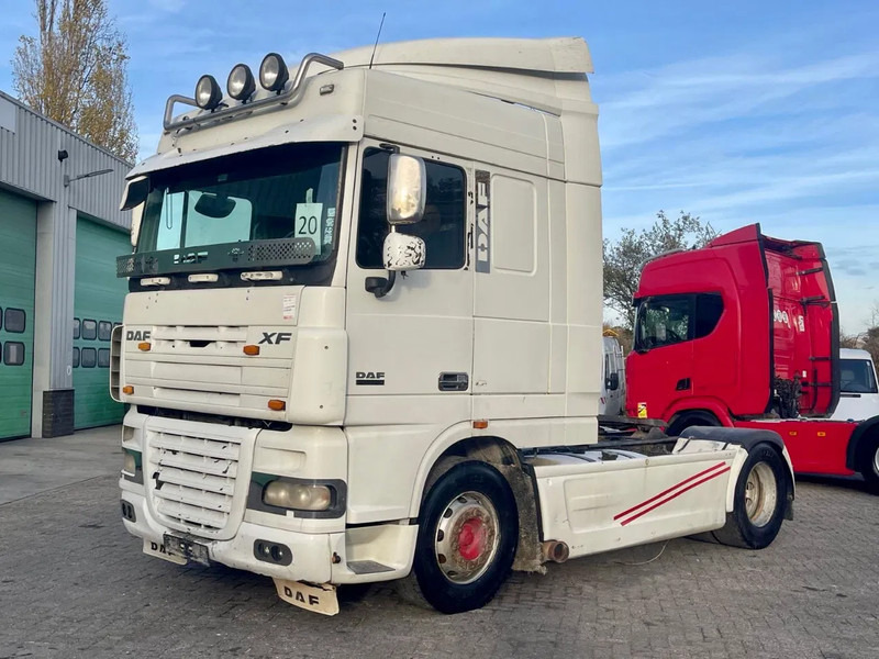 DAF XF 105.460 Manual gearbox! - Gjysmë-kamion: foto 1 DAF XF 105.460 Manual gearbox! - Gjysmë-kamion: foto 1