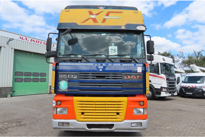 DAF XF 530 type E4, Manual!!! - Gjysmë-kamion: foto 3 DAF XF 530 type E4, Manual!!! - Gjysmë-kamion: foto 3