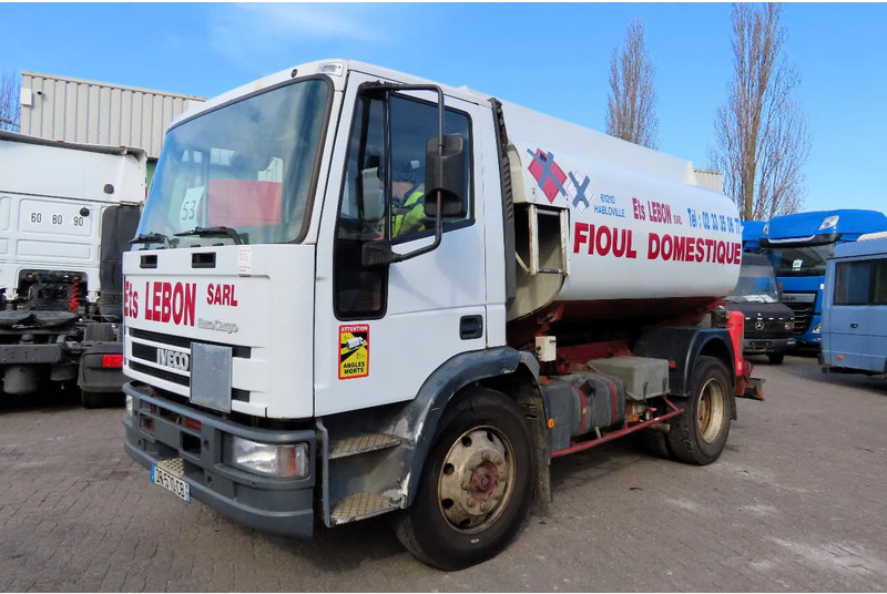Iveco Eurocargo FUEL (DIESEL/PETROL) 8000 LITERS, COMP: 3500L,1000L, 3500L - Autobot, Kamion me vinç: foto 2 Iveco Eurocargo FUEL (DIESEL/PETROL) 8000 LITERS, COMP: 3500L,1000L, 3500L - Autobot, Kamion me vinç: foto 2