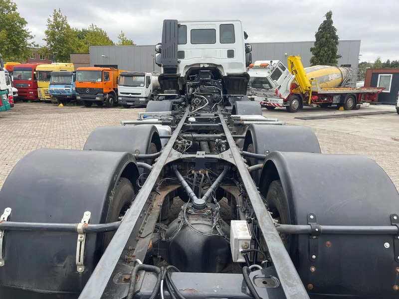 Kamion kabinë-shasi Iveco Trakker 410 PTO RETARDER, 8x4 , 442000 km!: foto 7 Kamion kabinë-shasi Iveco Trakker 410 PTO RETARDER, 8x4 , 442000 km!: foto 7