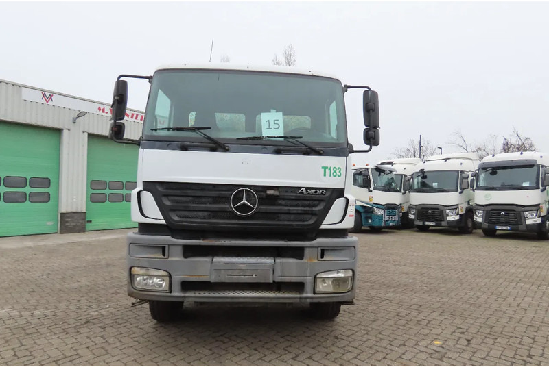 Mercedes-Benz Axor 4140 236540 KM ! BIG AXELS, Manual gearbox, FULL SPRING! 8х4 - Autobetoniere: foto 4 Mercedes-Benz Axor 4140 236540 KM ! BIG AXELS, Manual gearbox, FULL SPRING! 8х4 - Autobetoniere: foto 4