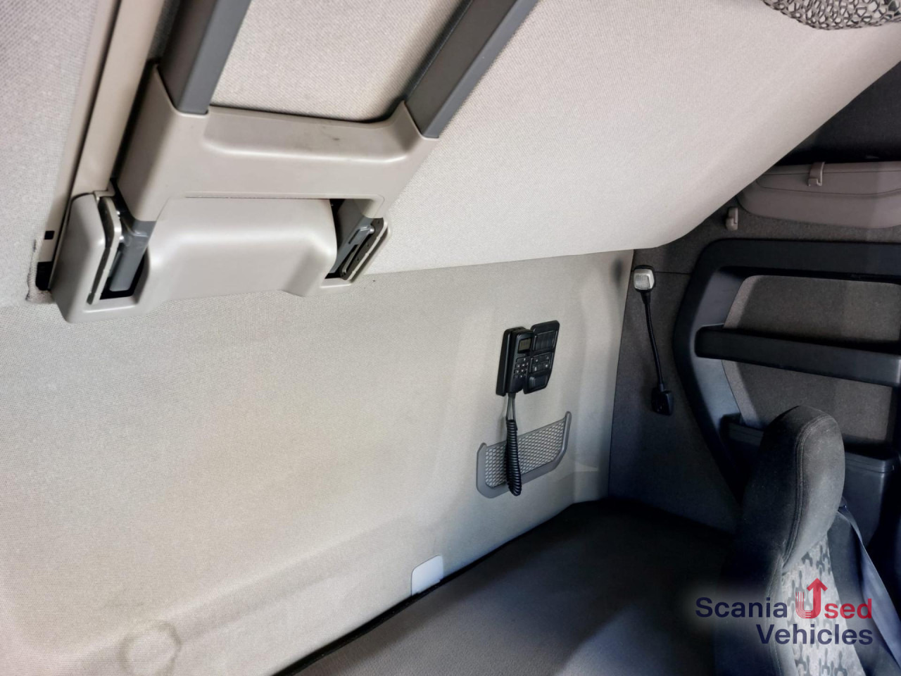 SCANIA R 410 A4x2NA Highline Hydraulik - Gjysmë-kamion: foto 3 SCANIA R 410 A4x2NA Highline Hydraulik - Gjysmë-kamion: foto 3