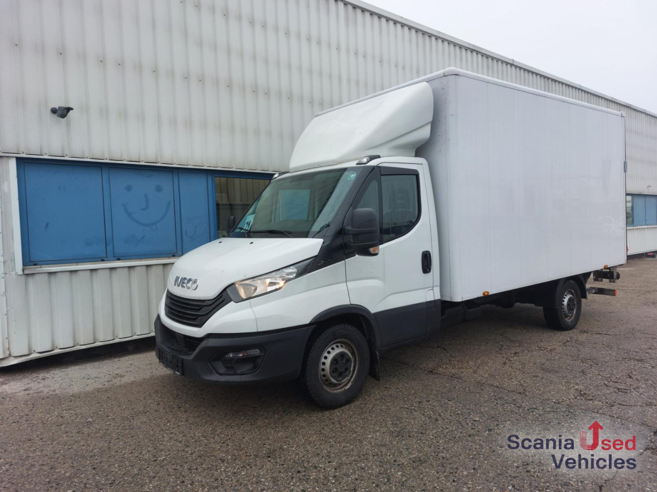 IVECO 35 C 16 Koffer Ladebordwand - Kamioncine me kontinier: foto 1 IVECO 35 C 16 Koffer Ladebordwand - Kamioncine me kontinier: foto 1