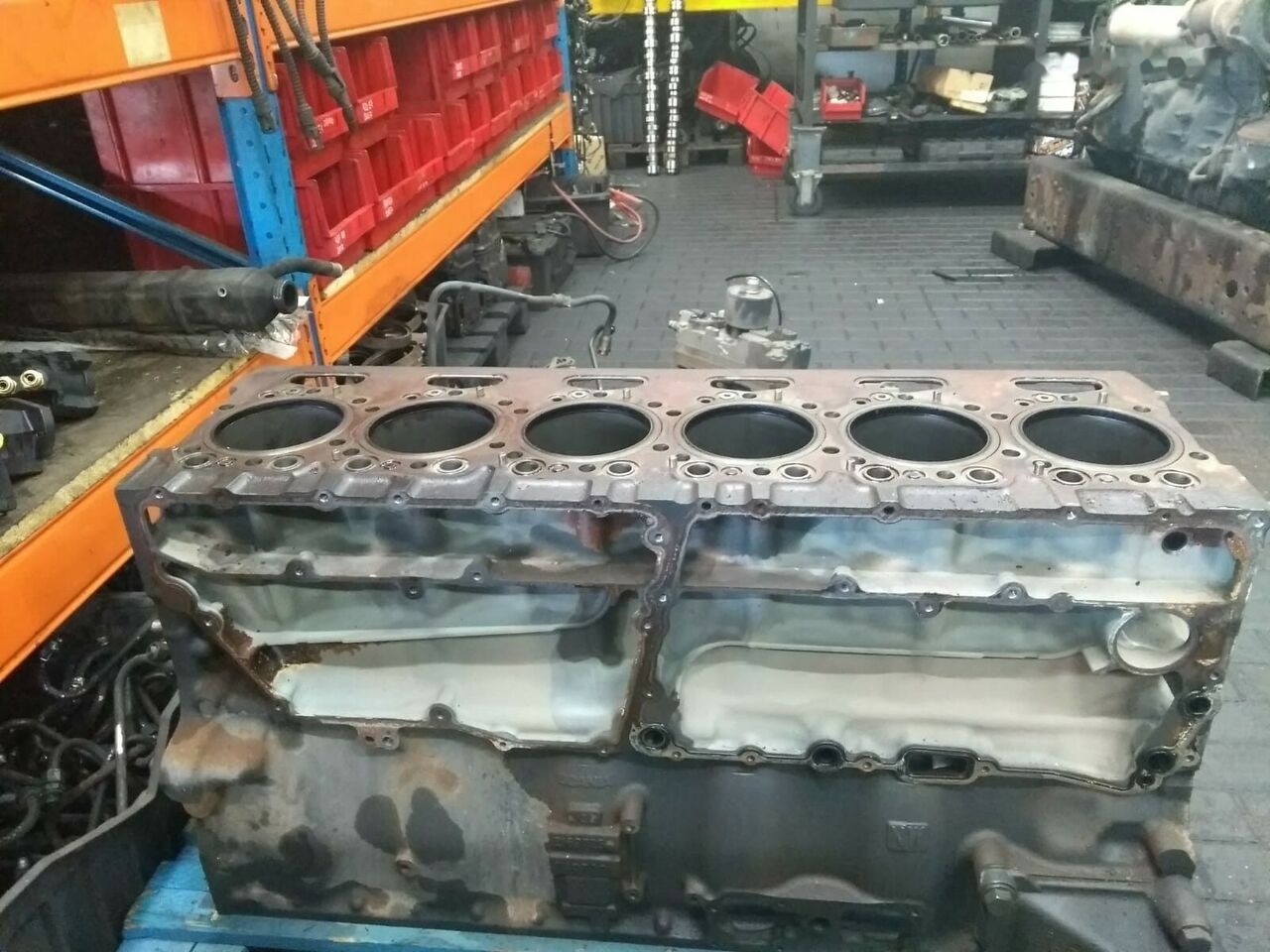 Scania ENGINE BLOCK Scania - Blloku i cilindrit për Kamioni: foto 2 Scania ENGINE BLOCK Scania - Blloku i cilindrit për Kamioni: foto 2