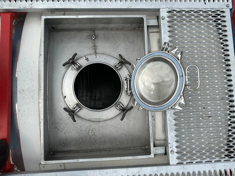 Rezervuari i magazinimit për transportimin e kimikateve CIMC 20FT ISO, 25.080L/1-COMP/3 BAFFELS/4 manholes, ADR valid until 08/2027: foto 13
