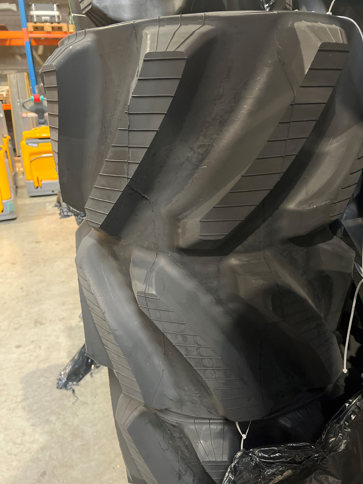 Rubber track for Challenger 65-75-85-95 - Zinxhirët për Traktor me zinxhir: foto 5 Rubber track for Challenger 65-75-85-95 - Zinxhirët për Traktor me zinxhir: foto 5