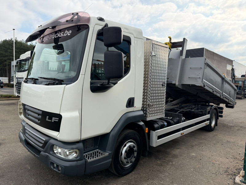 DAF LF 45.180 - 12T - 4x2 HOOKLIFT / HAAKSYTEEM / ABROLLKIPPER / AMPLIROL - *320.000km* - EURO 5 - TÜV 06/2026 - BE TRUCK - Kamion vetëngarkues: foto 2 DAF LF 45.180 - 12T - 4x2 HOOKLIFT / HAAKSYTEEM / ABROLLKIPPER / AMPLIROL - *320.000km* - EURO 5 - TÜV 06/2026 - BE TRUCK - Kamion vetëngarkues: foto 2