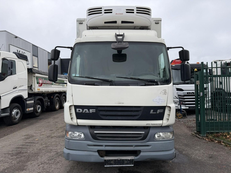 DAF LF 55.300 - 19T FRIGO THERMOKING TS-300e - TAILLIFT - BOX 6m45 x 2m49 x 2m49 - EURO 5 - A/C - BE TRUCK - Kamion frigorifer: foto 2 DAF LF 55.300 - 19T FRIGO THERMOKING TS-300e - TAILLIFT - BOX 6m45 x 2m49 x 2m49 - EURO 5 - A/C - BE TRUCK - Kamion frigorifer: foto 2