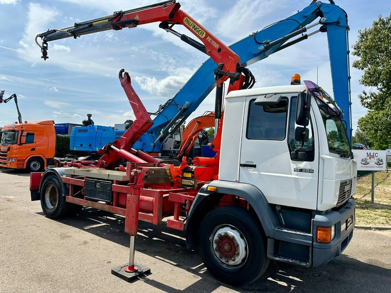 MAN 18.284 HOOKLIFT + CRANE PALFINGER PK 11001 A - TÜV 05/2026 - STEEL SPRING / BLATT / LAMES - BE TRUCK - Kamion vetëngarkues, Kamion me vinç: foto 1 MAN 18.284 HOOKLIFT + CRANE PALFINGER PK 11001 A - TÜV 05/2026 - STEEL SPRING / BLATT / LAMES - BE TRUCK - Kamion vetëngarkues, Kamion me vinç: foto 1