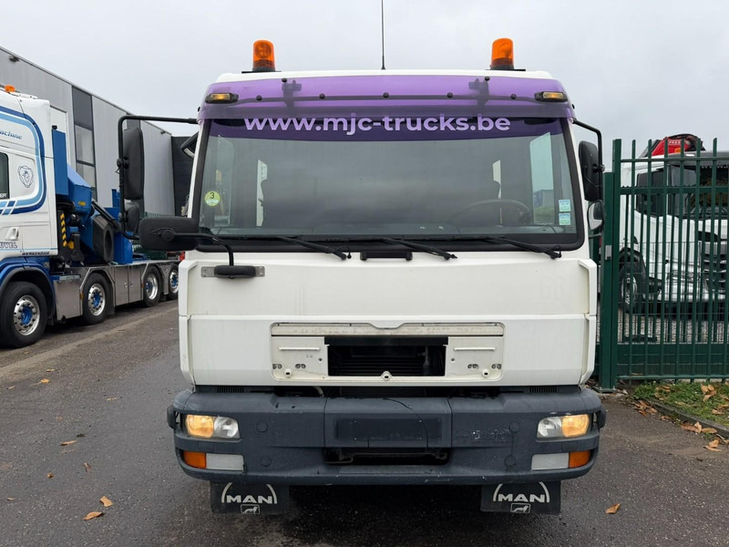 MAN LE 8.180 CLOSED BOX / KOFFER - DOKA - MANUAL GEARBOX - *248.000km* - STEEL SPRING / BLATT / LAMES - BE TRUCK - Kamion vagonetë: foto 2 MAN LE 8.180 CLOSED BOX / KOFFER - DOKA - MANUAL GEARBOX - *248.000km* - STEEL SPRING / BLATT / LAMES - BE TRUCK - Kamion vagonetë: foto 2