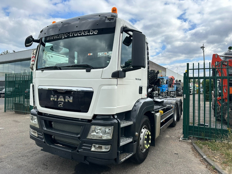 MAN TGS 28.360 6x2 HOOKLIFT 21T HIAB MULTILIFT XR21-S51 - LIFT AXLE - BE TRUCK - Kamion vetëngarkues: foto 2 MAN TGS 28.360 6x2 HOOKLIFT 21T HIAB MULTILIFT XR21-S51 - LIFT AXLE - BE TRUCK - Kamion vetëngarkues: foto 2