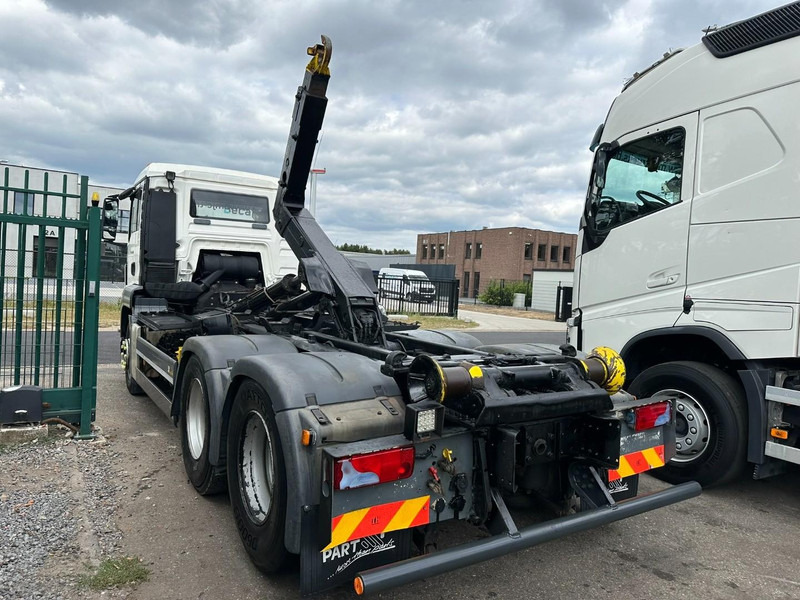 MAN TGS 28.360 6x2 HOOKLIFT 21T HIAB MULTILIFT XR21-S51 - LIFT AXLE - BE TRUCK - Kamion vetëngarkues: foto 4 MAN TGS 28.360 6x2 HOOKLIFT 21T HIAB MULTILIFT XR21-S51 - LIFT AXLE - BE TRUCK - Kamion vetëngarkues: foto 4