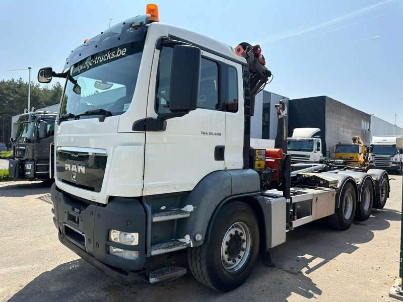 MAN TGS 35.400 8x4 TRIDEM HOOKLIFT T22 + CRANE PALFINGER PK 18001 EH + RADIO - EURO 5 - LIFT/STEERING AXLE - BE TRUCK - Kamion vetëngarkues, Kamion me vinç: foto 4 MAN TGS 35.400 8x4 TRIDEM HOOKLIFT T22 + CRANE PALFINGER PK 18001 EH + RADIO - EURO 5 - LIFT/STEERING AXLE - BE TRUCK - Kamion vetëngarkues, Kamion me vinç: foto 4