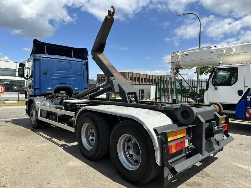 Scania 124L-420 6x2 HOOKLIFT VDL 20T - STEEL SPRING / BALLESTAS / BLATT - MANUAL - MECHANICAL PUMP - 10 TIRES DOUBLE WHEELS - Kamion vetëngarkues: foto 4 Scania 124L-420 6x2 HOOKLIFT VDL 20T - STEEL SPRING / BALLESTAS / BLATT - MANUAL - MECHANICAL PUMP - 10 TIRES DOUBLE WHEELS - Kamion vetëngarkues: foto 4