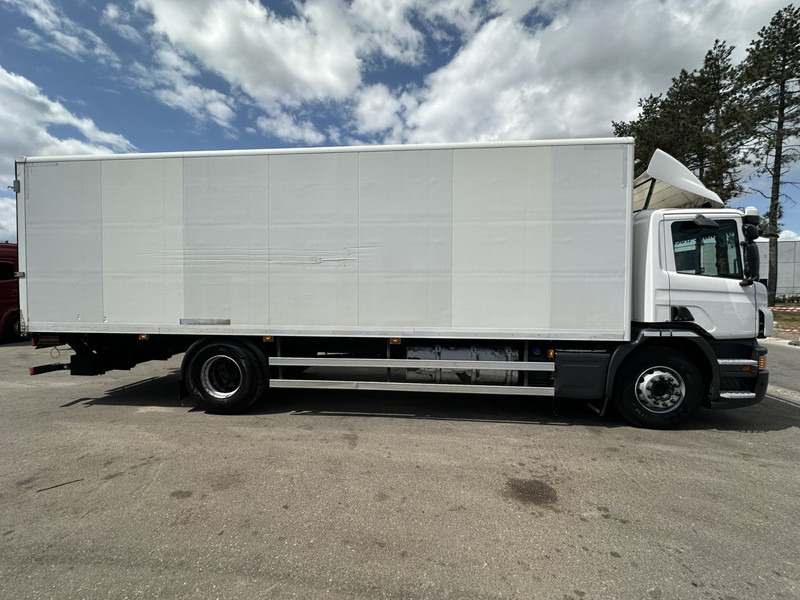 Scania P320 RETARDER - CLOSED BOX 8m25 x 2m47 x 2m30 - TAILLIFT 2000kg - EURO 6 - GOOD CONDITION - Kamion vagonetë: foto 4 Scania P320 RETARDER - CLOSED BOX 8m25 x 2m47 x 2m30 - TAILLIFT 2000kg - EURO 6 - GOOD CONDITION - Kamion vagonetë: foto 4
