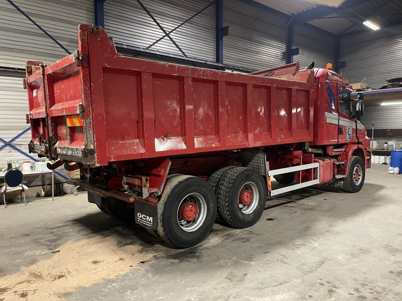 Scania T124-420 TORPEDO HAUBE - 6x4 - KIPPER - MANUAL GRS900 3+3 - STEEL SPRING / BALLIESTAS / LAMES / BLATT - Kamion vetëshkarkues: foto 4 Scania T124-420 TORPEDO HAUBE - 6x4 - KIPPER - MANUAL GRS900 3+3 - STEEL SPRING / BALLIESTAS / LAMES / BLATT - Kamion vetëshkarkues: foto 4