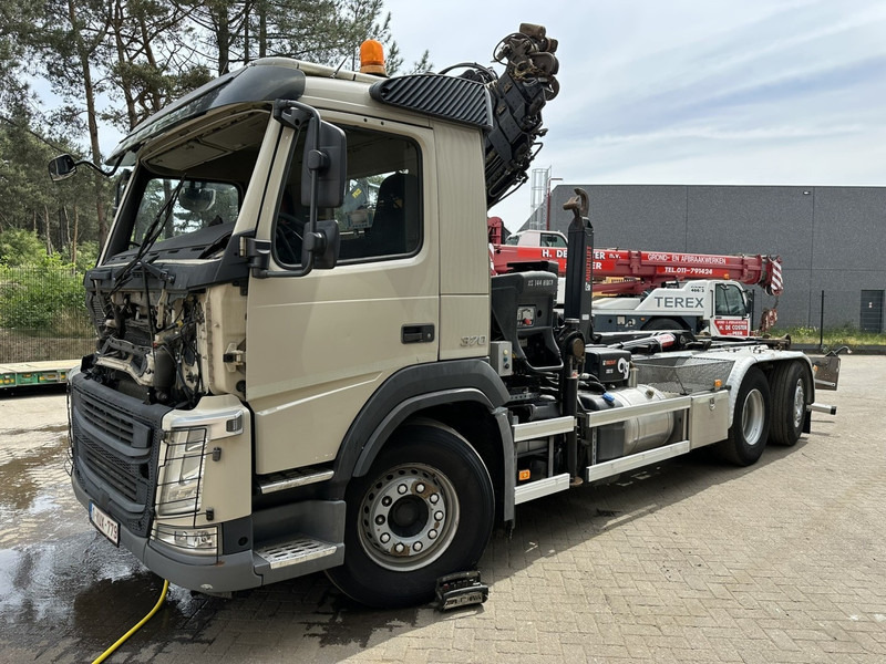 Volvo FM 370 6x2 HOOKLIFT 21T + CRANE HIAB 144 E-4 HIDUO - ENGINE / GEARBOX OK - CHASSIS OK - RUNNING + DRIVING - BE TRUCK - Kamion vetëngarkues, Kamion me vinç: foto 4 Volvo FM 370 6x2 HOOKLIFT 21T + CRANE HIAB 144 E-4 HIDUO - ENGINE / GEARBOX OK - CHASSIS OK - RUNNING + DRIVING - BE TRUCK - Kamion vetëngarkues, Kamion me vinç: foto 4