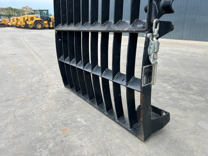 Cat M313D / M315D / M316D / M318D / M322D / M325D - Kabina dhe interier për Makineri ndërtimi: foto 3 Cat M313D / M315D / M316D / M318D / M322D / M325D - Kabina dhe interier për Makineri ndërtimi: foto 3