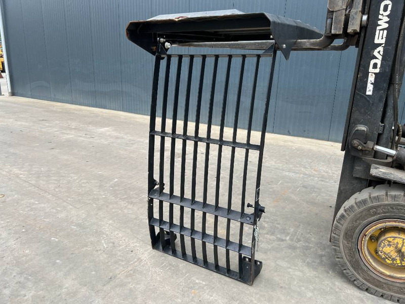 Cat M313D / M315D / M316D / M318D / M322D / M325D - Kabina dhe interier për Makineri ndërtimi: foto 1 Cat M313D / M315D / M316D / M318D / M322D / M325D - Kabina dhe interier për Makineri ndërtimi: foto 1