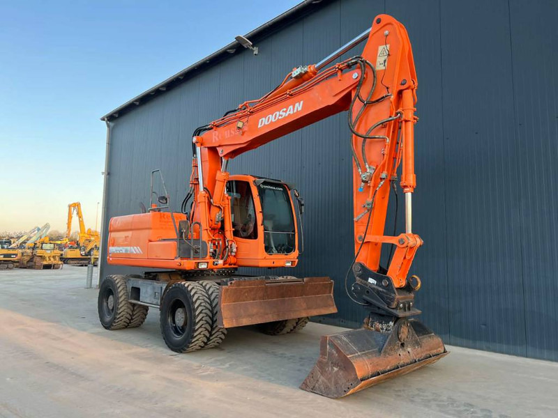 Doosan DX170W - Ekskavator me goma: foto 2 Doosan DX170W - Ekskavator me goma: foto 2