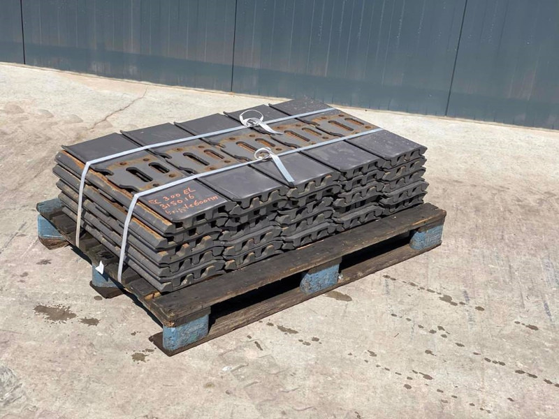 Hitachi EX270 / EX300 / EX310 Shoes/Pads - Telajo/ Shasia për Makineri ndërtimi: foto 3 Hitachi EX270 / EX300 / EX310 Shoes/Pads - Telajo/ Shasia për Makineri ndërtimi: foto 3