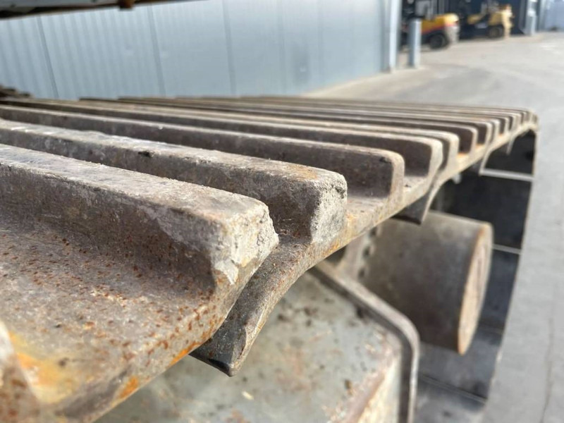 Liebherr R922 SLC - Ekskavator me zinxhirë: foto 5 Liebherr R922 SLC - Ekskavator me zinxhirë: foto 5