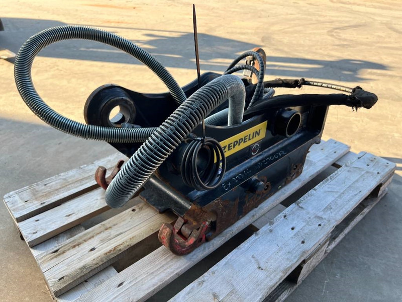 OilQuick OQ65 - 311F / 313F / 315F - Bashkues i shpejtë për Makineri ndërtimi: foto 4 OilQuick OQ65 - 311F / 313F / 315F - Bashkues i shpejtë për Makineri ndërtimi: foto 4