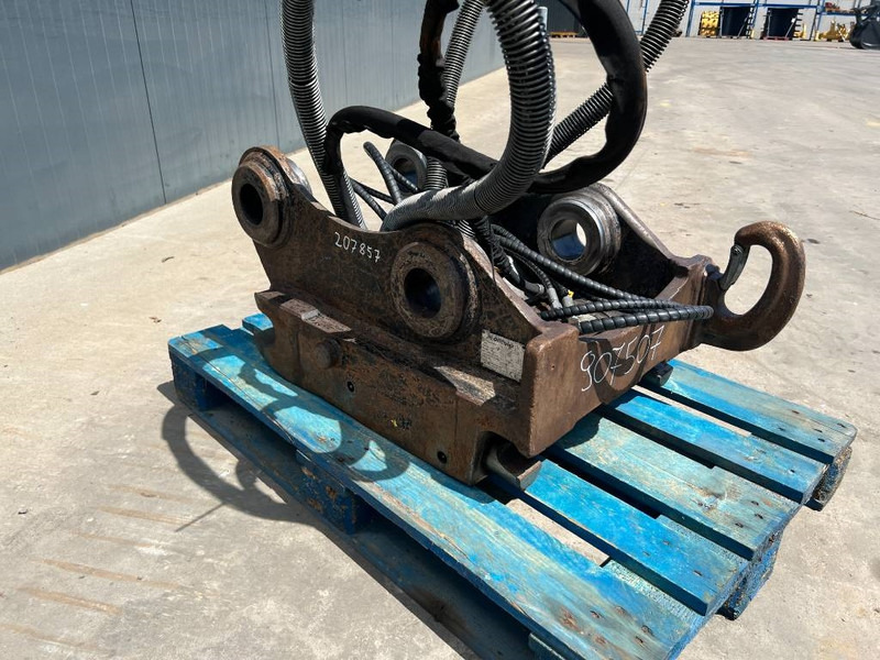 OilQuick OQ70/55 - 323E - Bashkues i shpejtë për Makineri ndërtimi: foto 3 OilQuick OQ70/55 - 323E - Bashkues i shpejtë për Makineri ndërtimi: foto 3