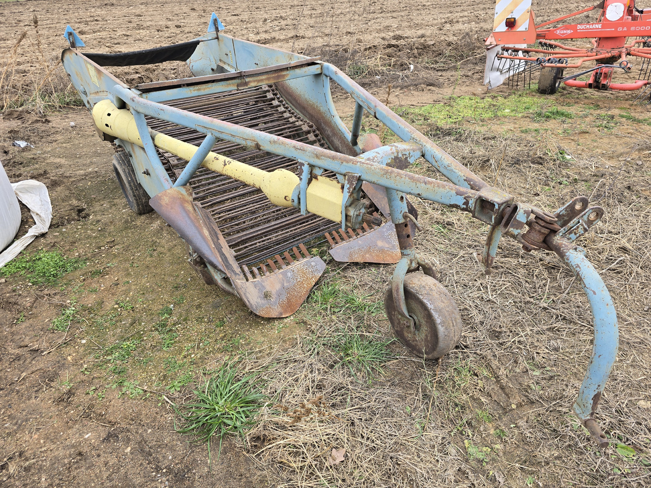 Agromet kopaczka do ziemniaków - Makinë për nxjerrjen e patateve: foto 3 Agromet kopaczka do ziemniaków - Makinë për nxjerrjen e patateve: foto 3