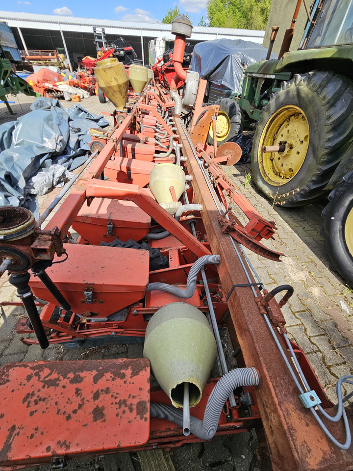 Becker Aeromat - Makinë mbjellëse precize: foto 5 Becker Aeromat - Makinë mbjellëse precize: foto 5