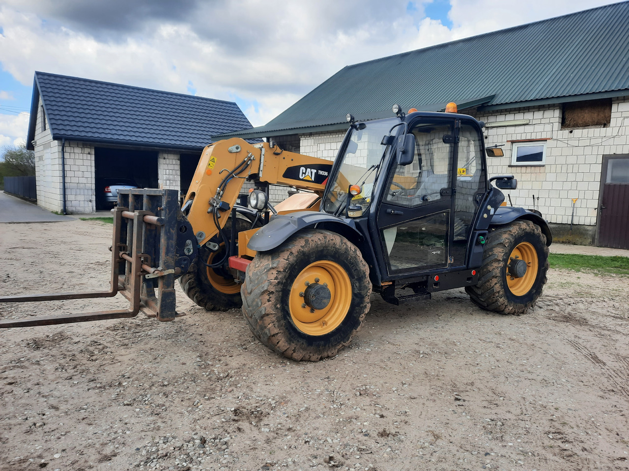 CATERPILLAR TH336 Agri - Fadrom me goma: foto 1 CATERPILLAR TH336 Agri - Fadrom me goma: foto 1