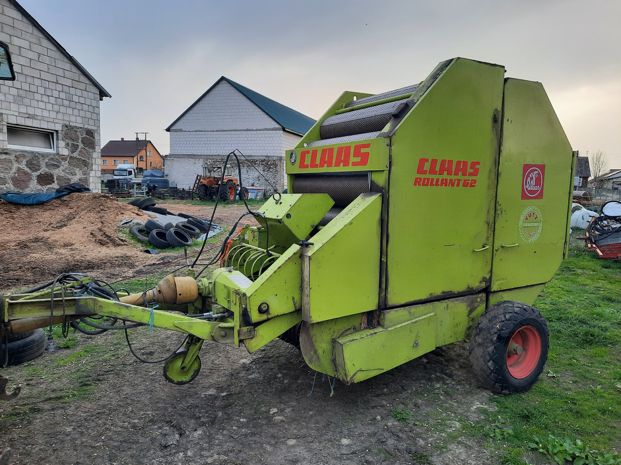 CLAAS ROLLANT 62 - Dengmbledhëse e rrumbullakët: foto 3 CLAAS ROLLANT 62 - Dengmbledhëse e rrumbullakët: foto 3