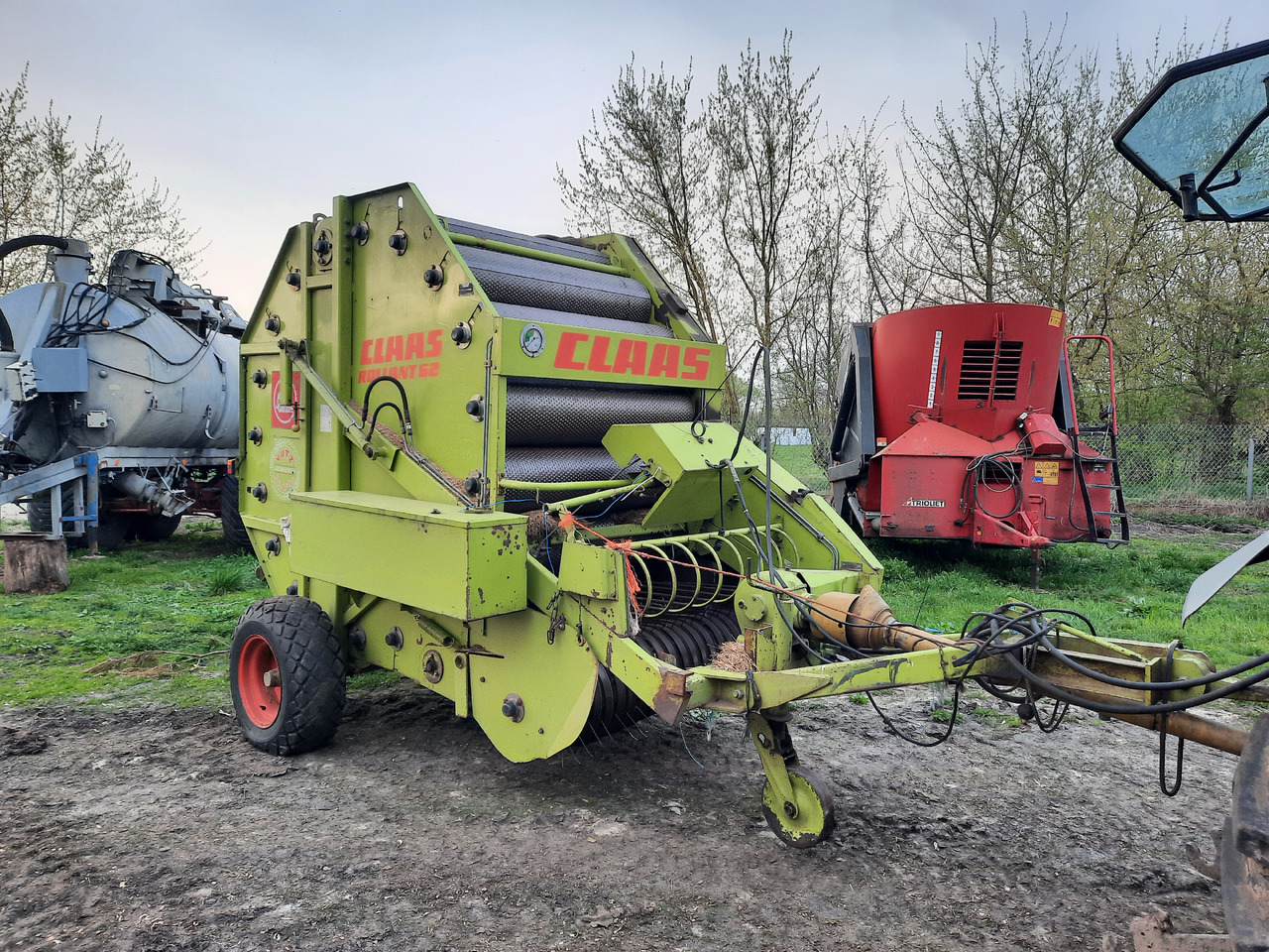 CLAAS ROLLANT 62 - Dengmbledhëse e rrumbullakët: foto 2 CLAAS ROLLANT 62 - Dengmbledhëse e rrumbullakët: foto 2