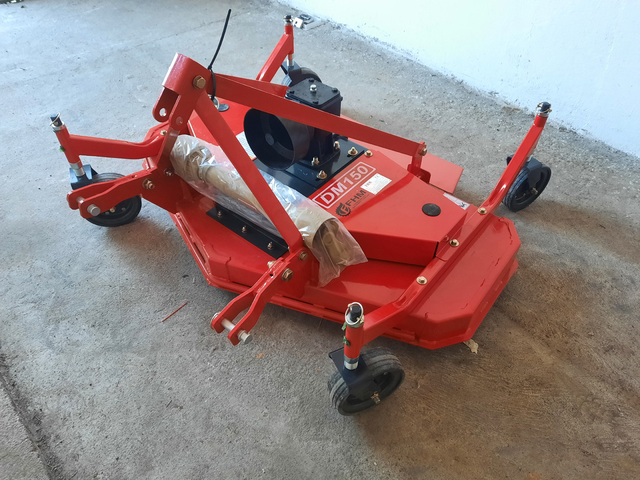 FHM DM150 - Korrëse bari: foto 3 FHM DM150 - Korrëse bari: foto 3