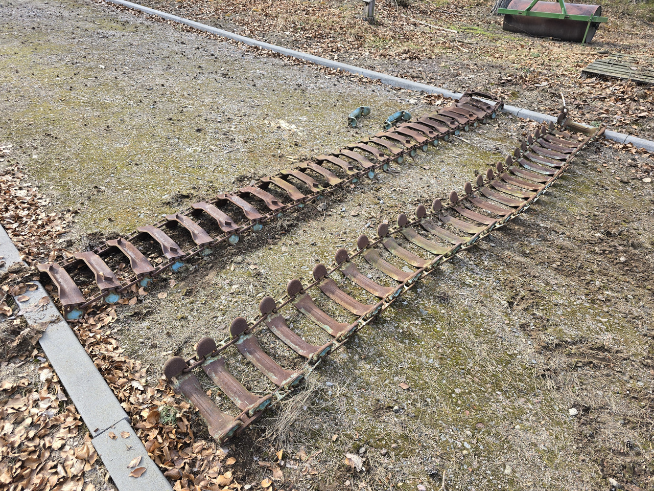 Gąsienice 400/60-15.5 - Zinxhirët për Pajisje pylltarie: foto 1 Gąsienice 400/60-15.5 - Zinxhirët për Pajisje pylltarie: foto 1