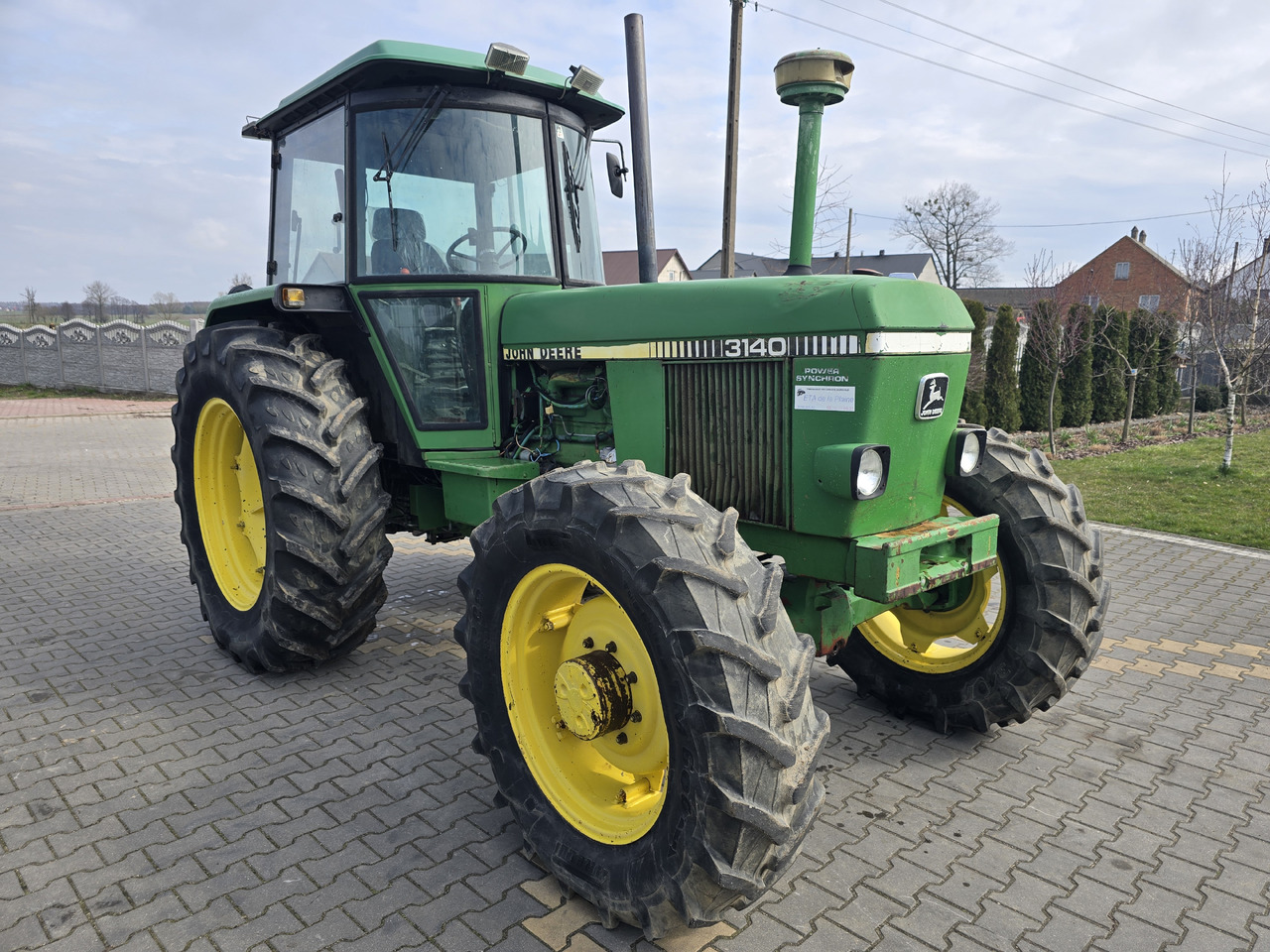 JOHN DEERE 3140 - Traktor: foto 1 JOHN DEERE 3140 - Traktor: foto 1