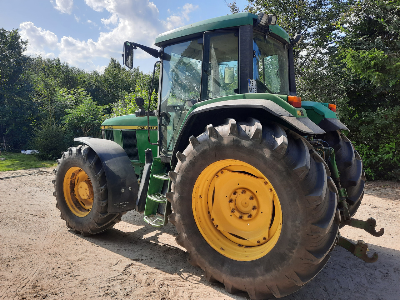 JOHN DEERE 6910 - Traktor: foto 1 JOHN DEERE 6910 - Traktor: foto 1