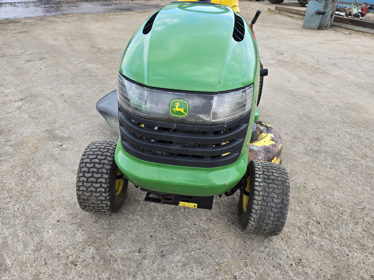 JOHN DEERE L107 Automatic - Korrëse bari i kopshtit: foto 5 JOHN DEERE L107 Automatic - Korrëse bari i kopshtit: foto 5