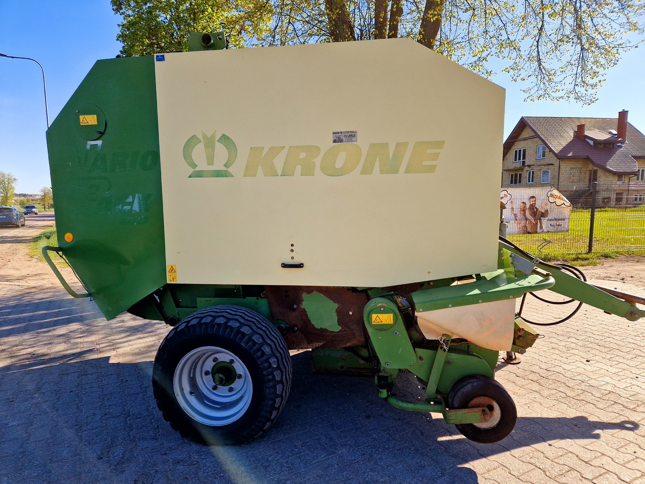 KRONE Vario Pack 1500 - Dengmbledhëse e rrumbullakët: foto 5 KRONE Vario Pack 1500 - Dengmbledhëse e rrumbullakët: foto 5