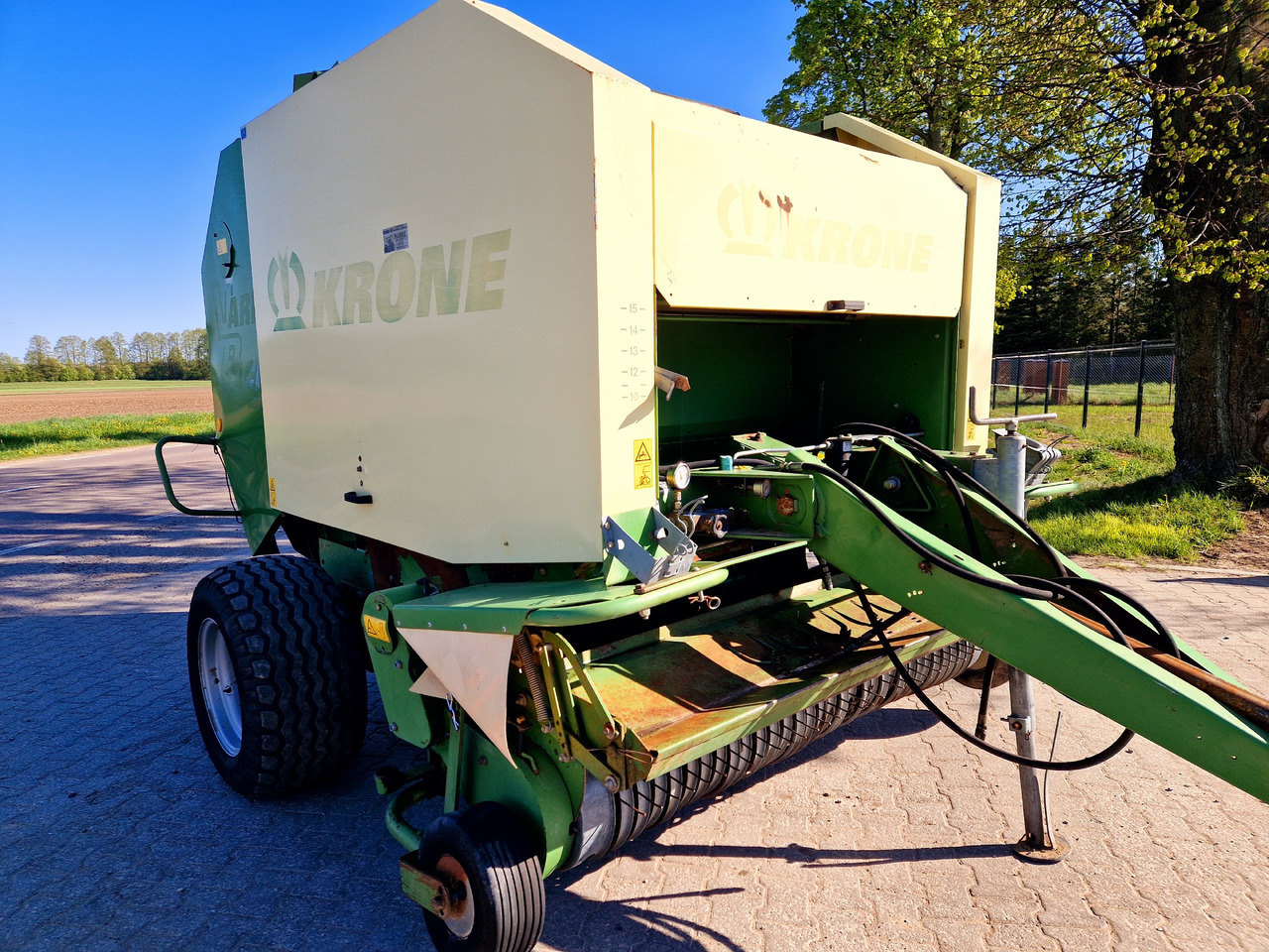 KRONE Vario Pack 1500 - Dengmbledhëse e rrumbullakët: foto 1 KRONE Vario Pack 1500 - Dengmbledhëse e rrumbullakët: foto 1