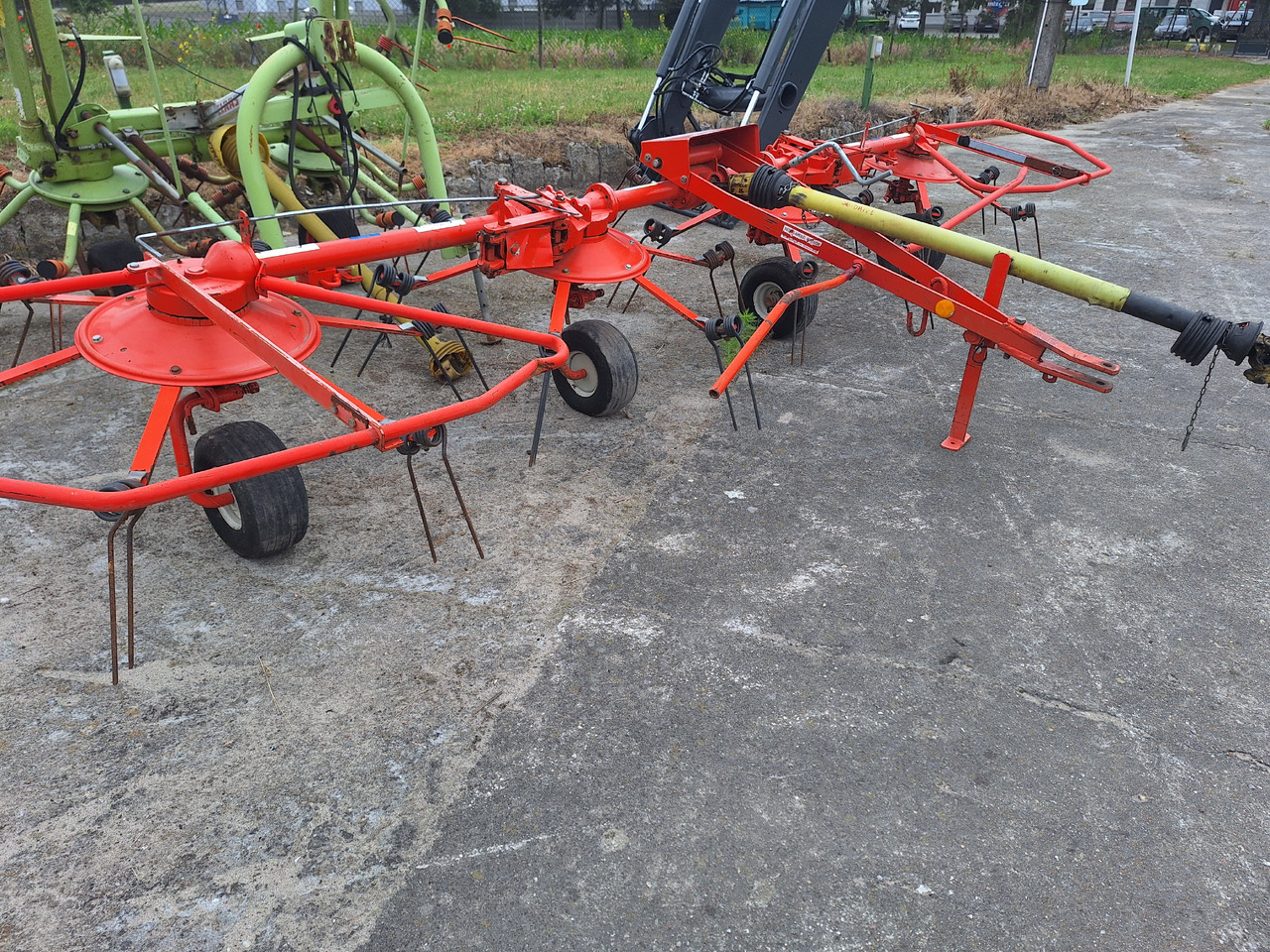 KUHN 5001T - Barkthyese/ Shkundës bari: foto 1 KUHN 5001T - Barkthyese/ Shkundës bari: foto 1