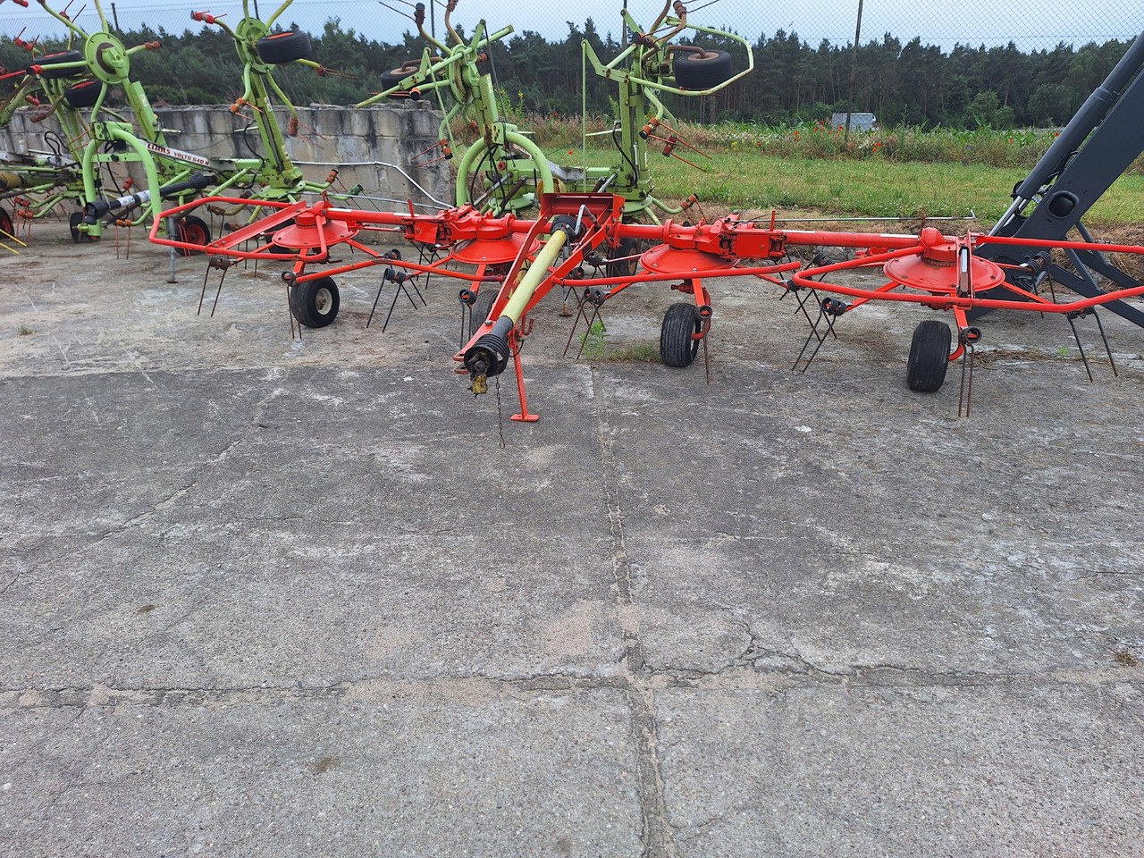 KUHN 5001T - Barkthyese/ Shkundës bari: foto 2 KUHN 5001T - Barkthyese/ Shkundës bari: foto 2