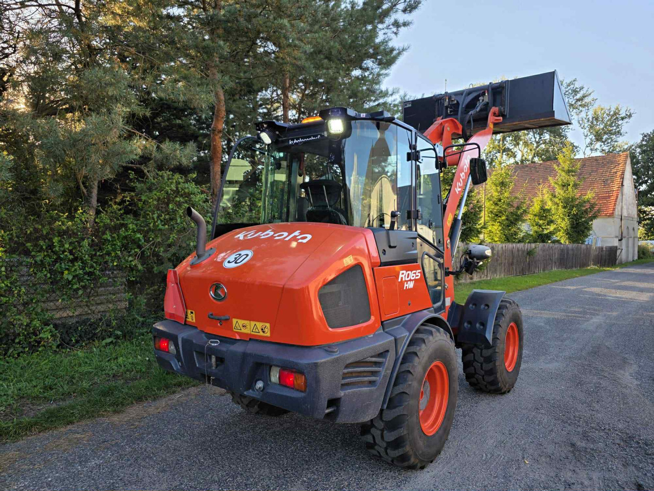 Kubota R065 HW - Fadrom me goma: foto 1 Kubota R065 HW - Fadrom me goma: foto 1
