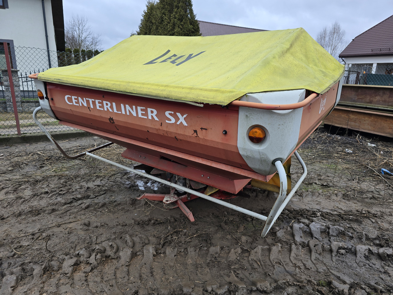 LELY Centerliner SX 2500 - Shpërndarës plehu kimik: foto 2 LELY Centerliner SX 2500 - Shpërndarës plehu kimik: foto 2