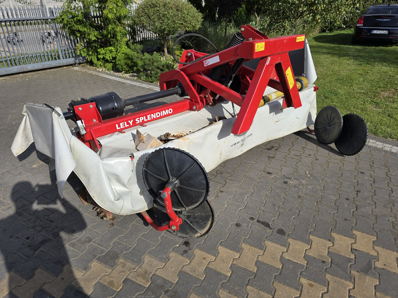 LELY Splendimo 320 F - Korrëse bari: foto 1 LELY Splendimo 320 F - Korrëse bari: foto 1