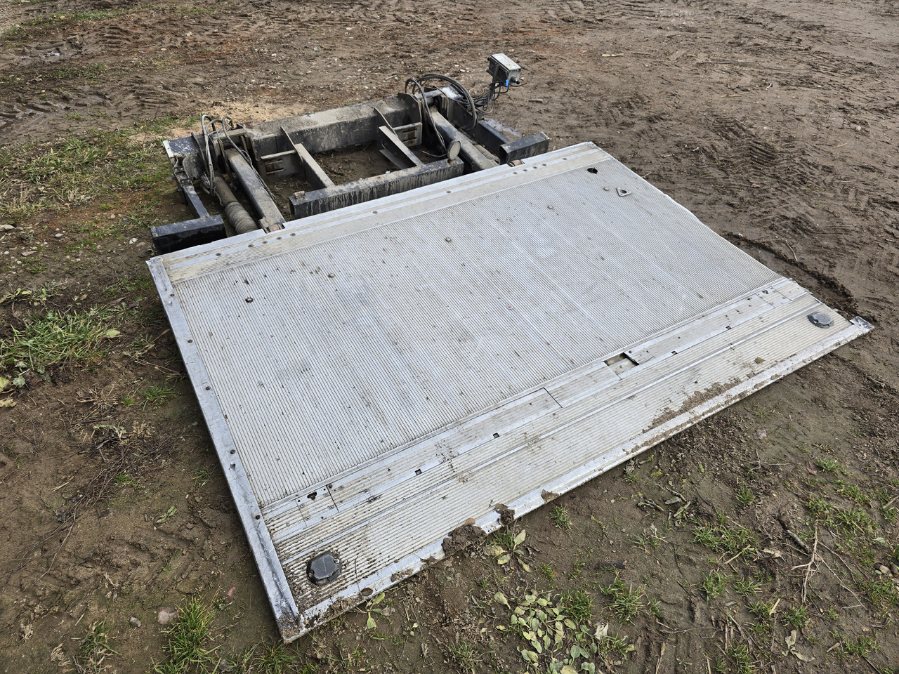 BAR Cargolift BC 1500S4 -B1A/2409--A0- - Makineritë e tjera: foto 1 BAR Cargolift BC 1500S4 -B1A/2409--A0- - Makineritë e tjera: foto 1