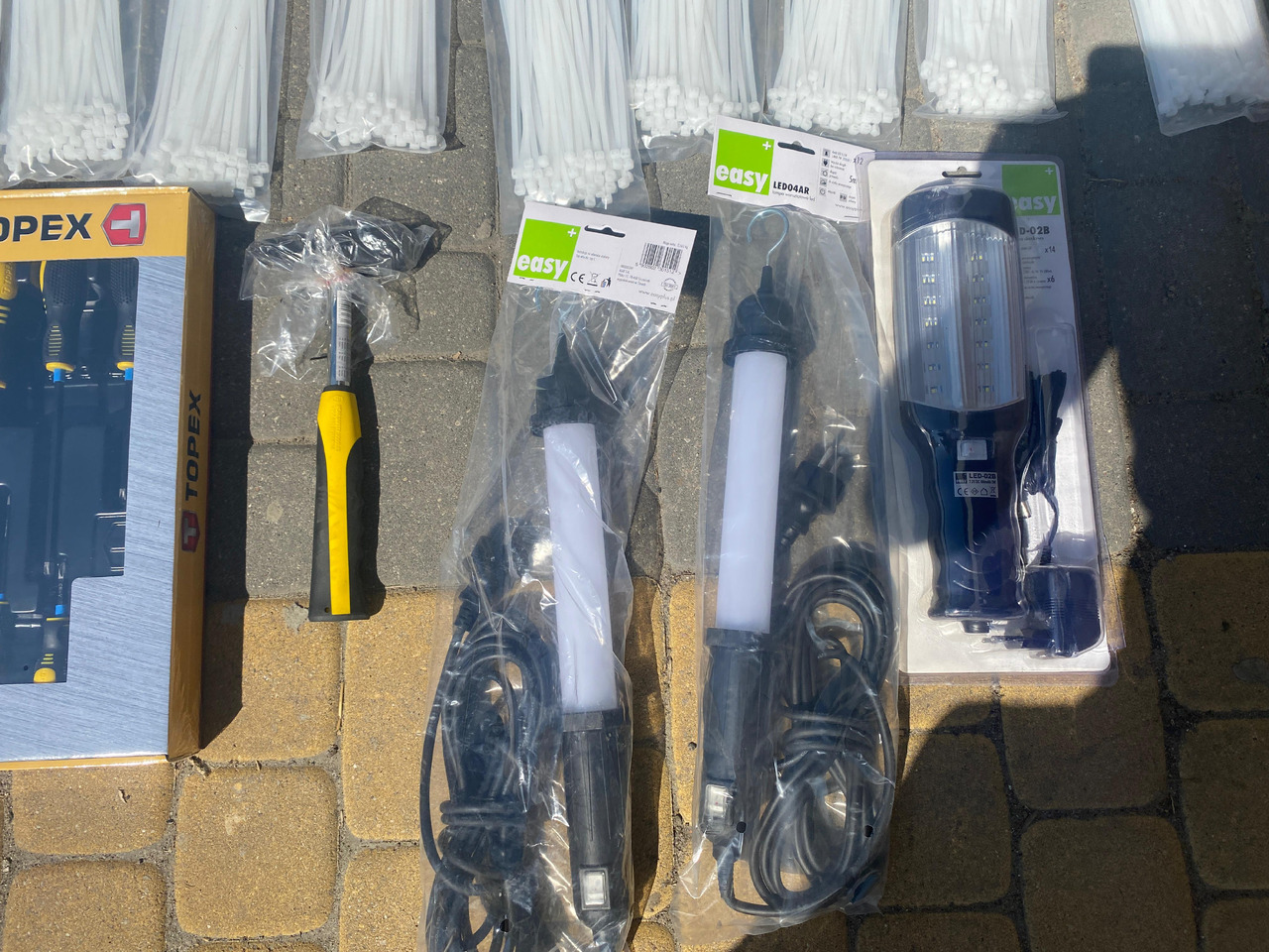 Neo Tools, qtechnic narzedzi, klucze, lampy led - Makineritë e tjera: foto 4 Neo Tools, qtechnic narzedzi, klucze, lampy led - Makineritë e tjera: foto 4