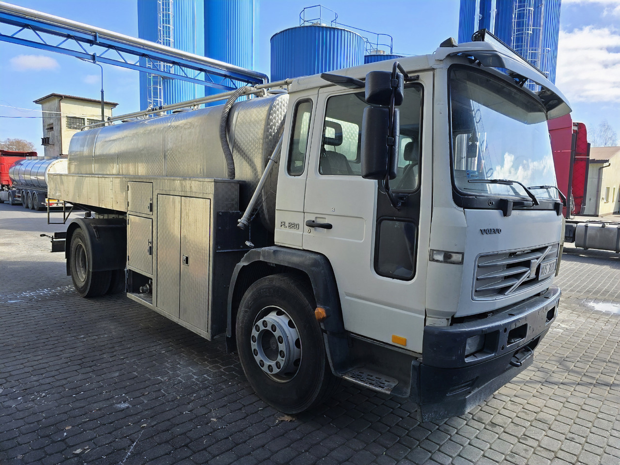 VOLVO FL 220 - Autobot: foto 2 VOLVO FL 220 - Autobot: foto 2