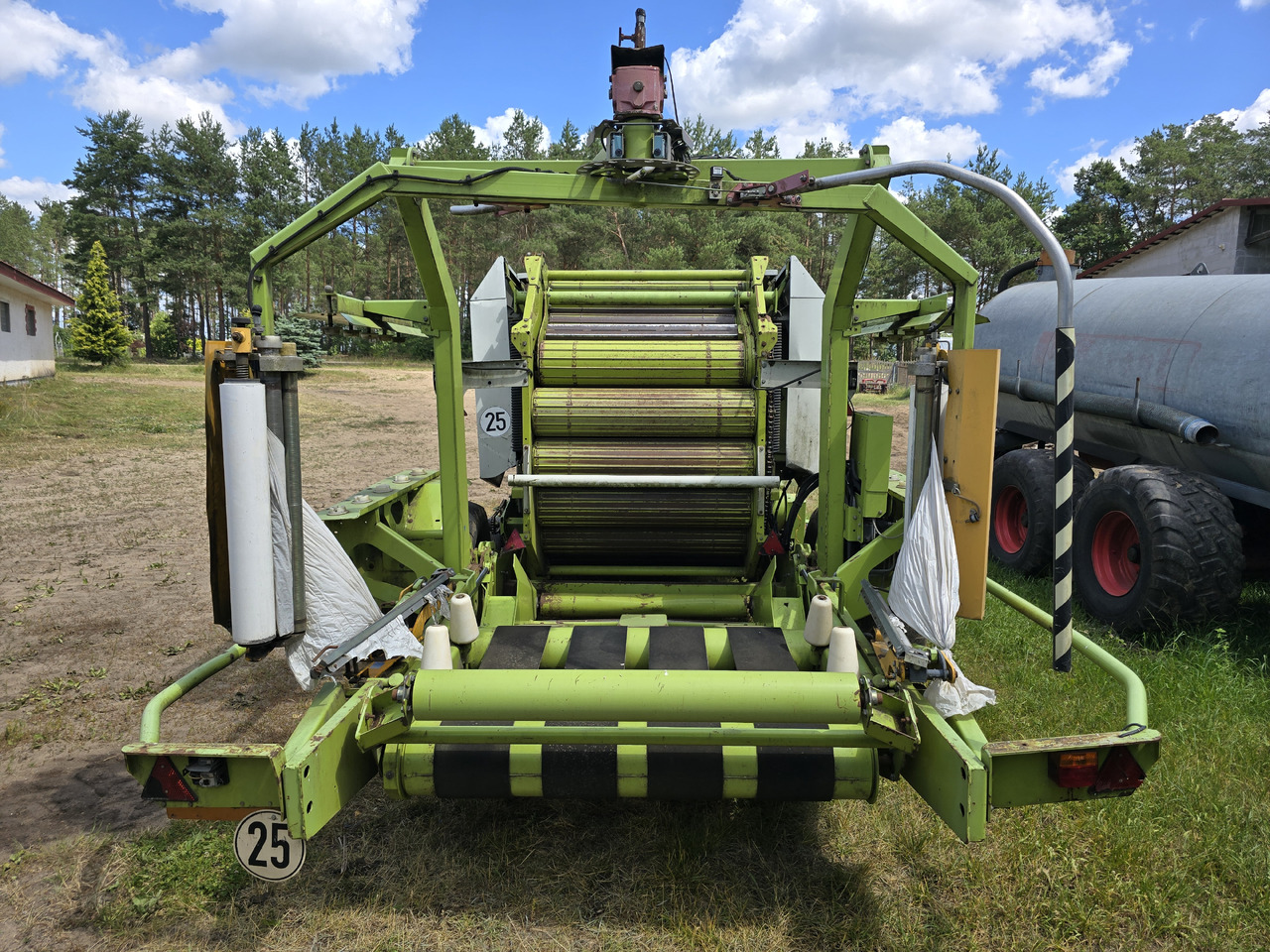 Claas ROLLANT 250 Roto Cut - Dengmbledhëse e rrumbullakët: foto 4 Claas ROLLANT 250 Roto Cut - Dengmbledhëse e rrumbullakët: foto 4